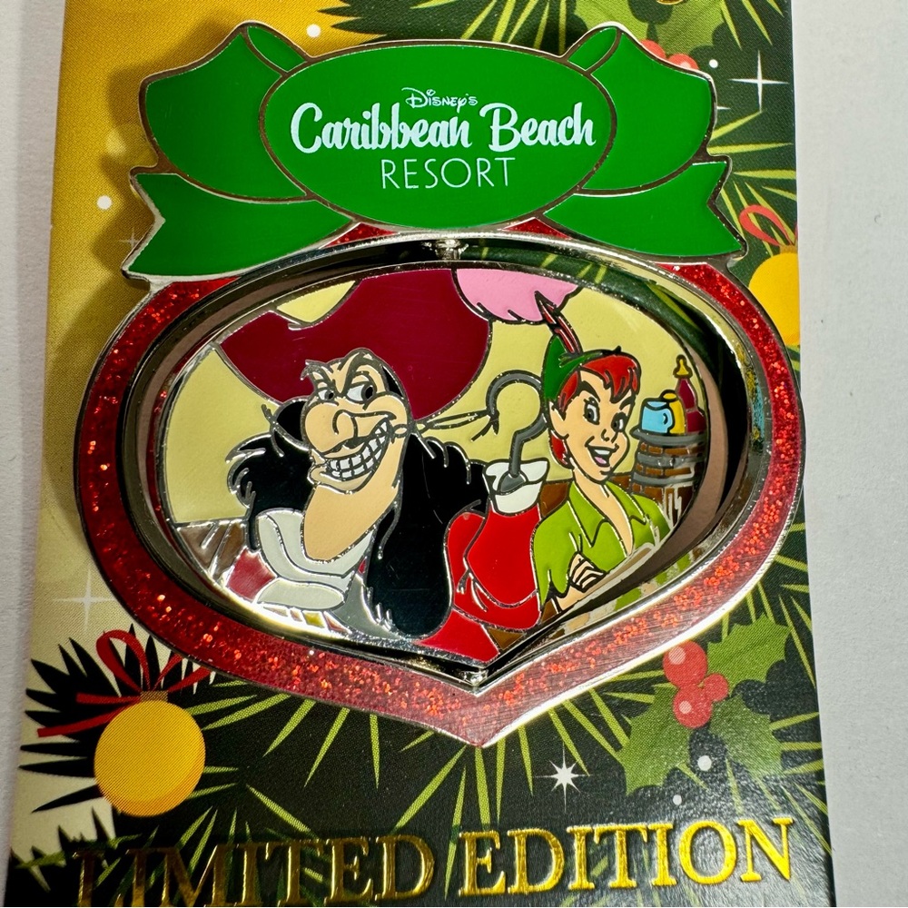 NWT. Disney Caribbean Beach Resort Peter Pan & Captain Hook spinning pin 2022